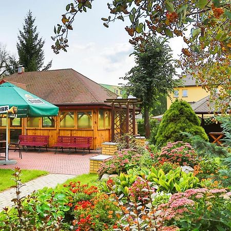 Hotel Unibus Bielsk Podlaski Bagian luar foto