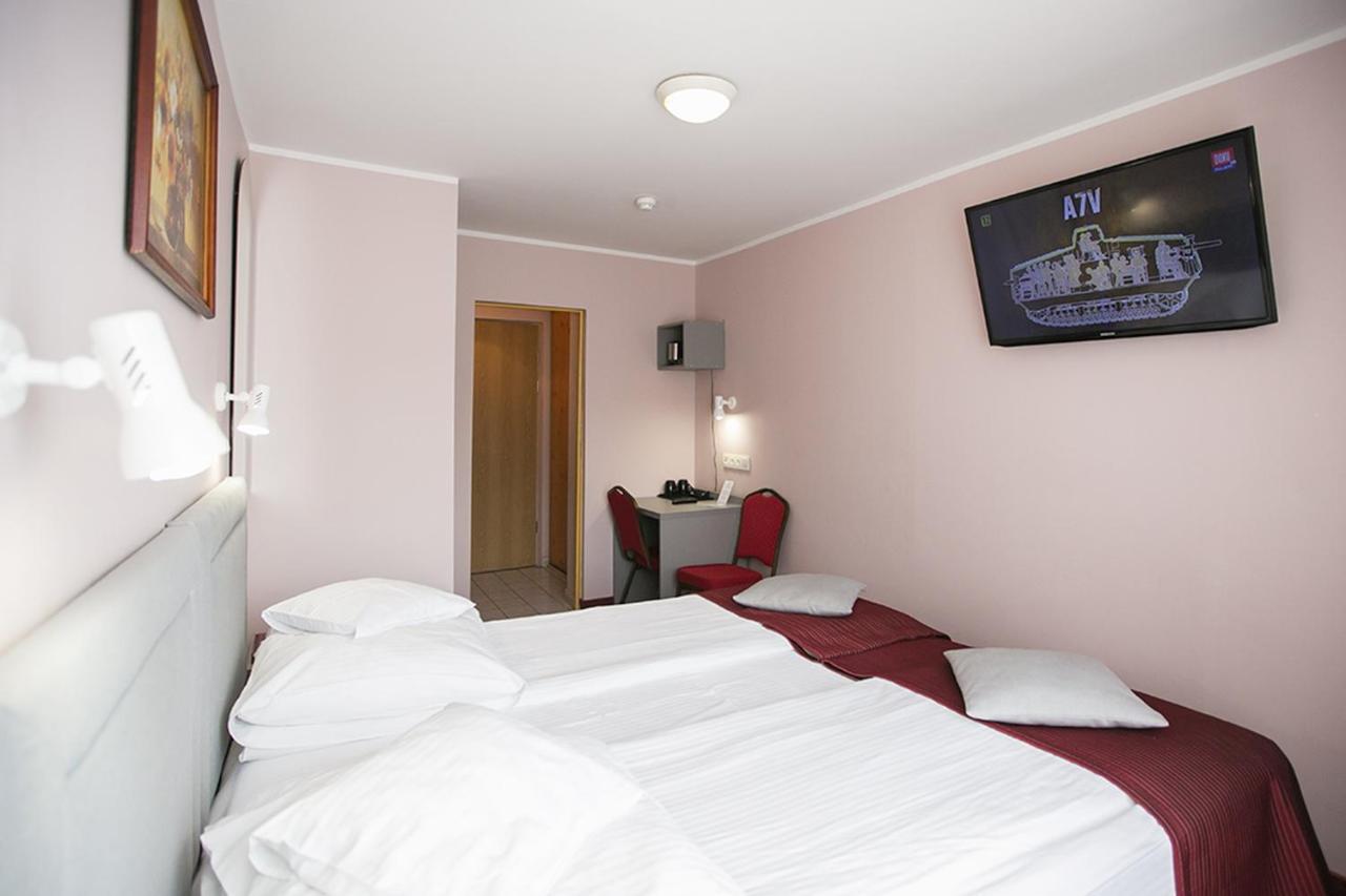 Hotel Unibus Bielsk Podlaski Bagian luar foto