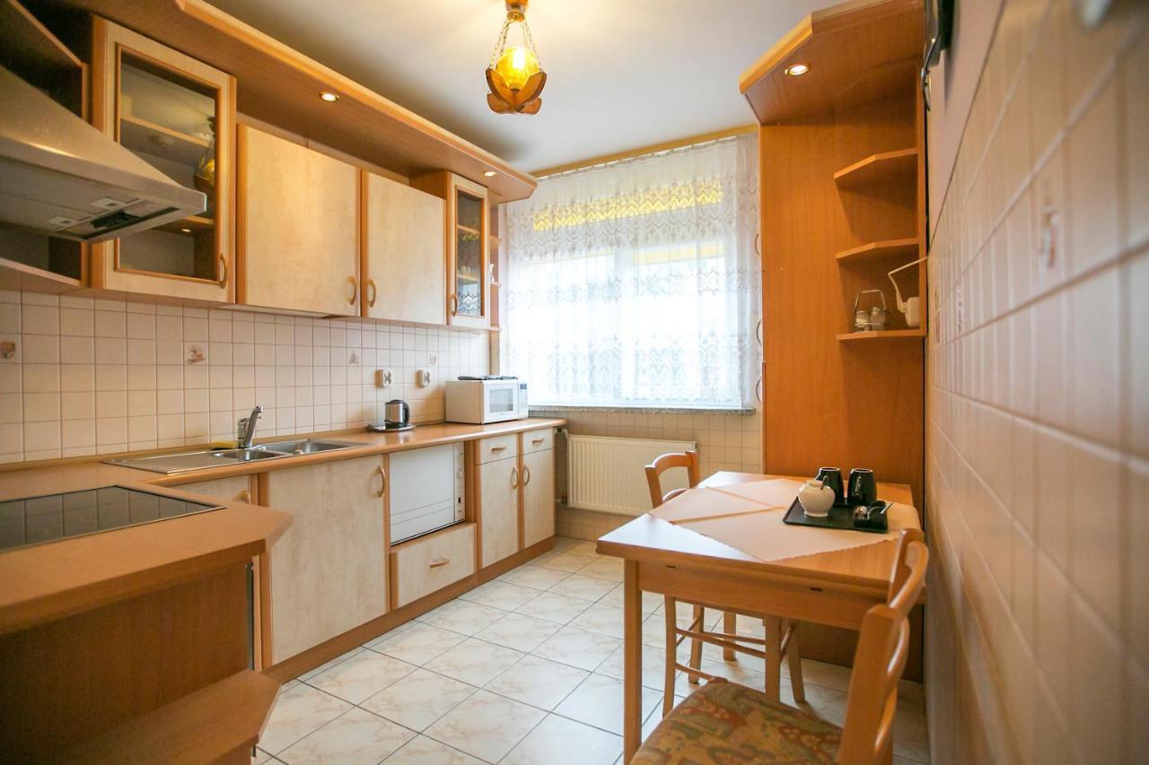 Hotel Unibus Bielsk Podlaski Bagian luar foto